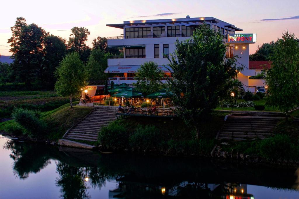 Hotel Le Pont Prijedor Buitenkant foto