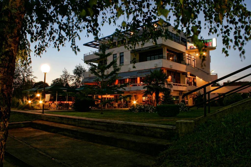 Hotel Le Pont Prijedor Buitenkant foto