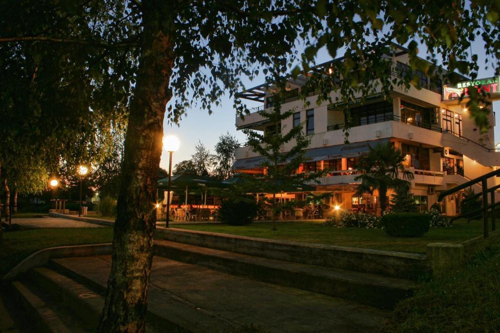 Hotel Le Pont Prijedor Buitenkant foto