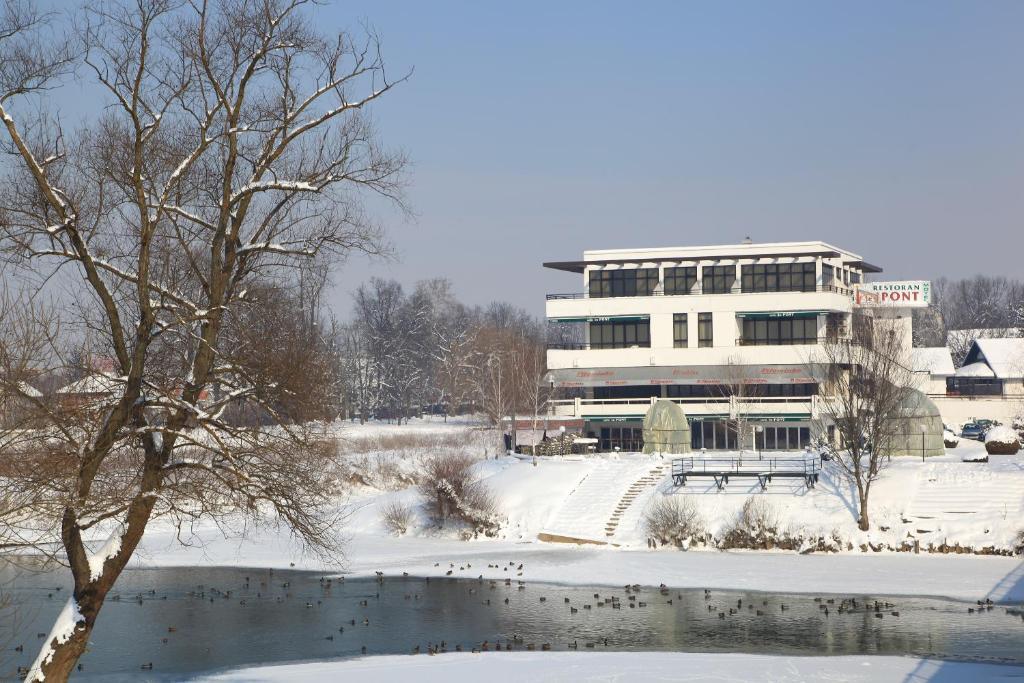 Hotel Le Pont Prijedor Buitenkant foto
