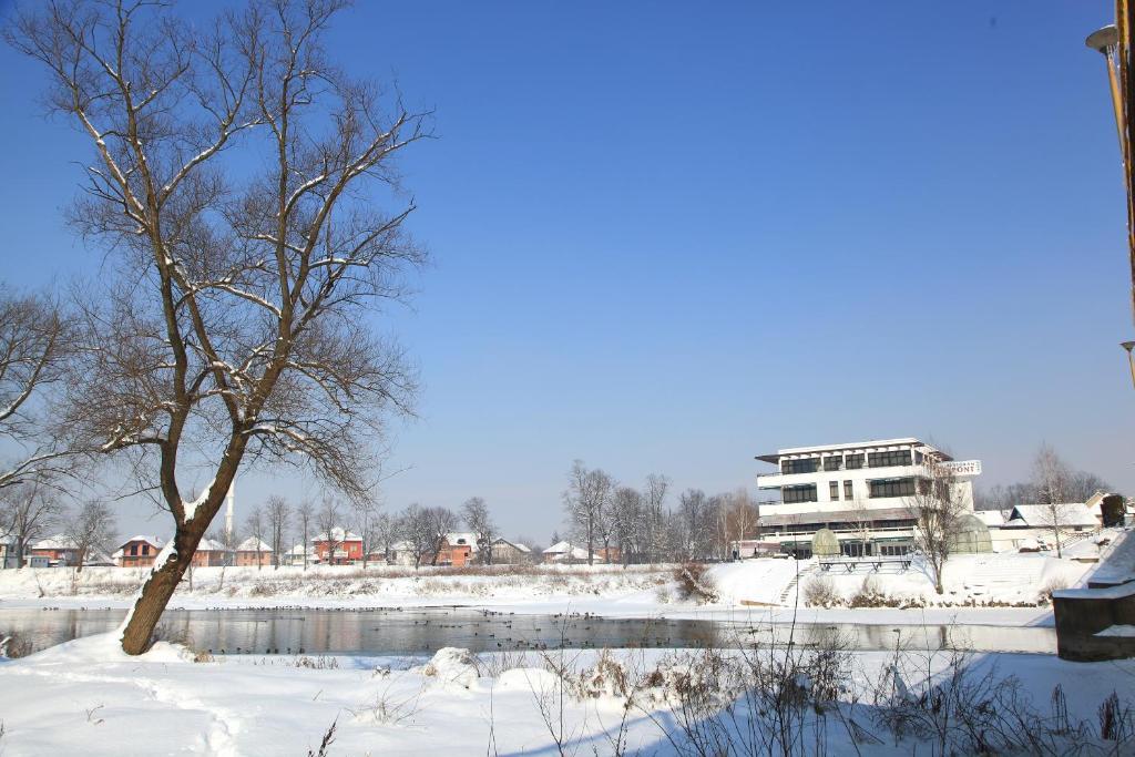 Hotel Le Pont Prijedor Buitenkant foto